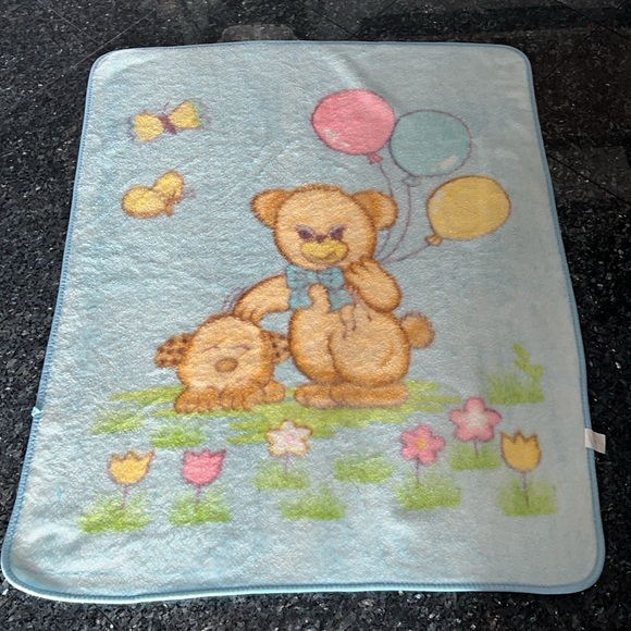 Thick vintage baby blanket Bear and dog with balloons butterflies and flowers - Picture 2 of 4